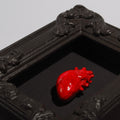 quadretto cuore anatomico su cornice rettangolare antica, vista 3/4 del cuore