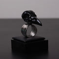 Anello teschio di corvo nero