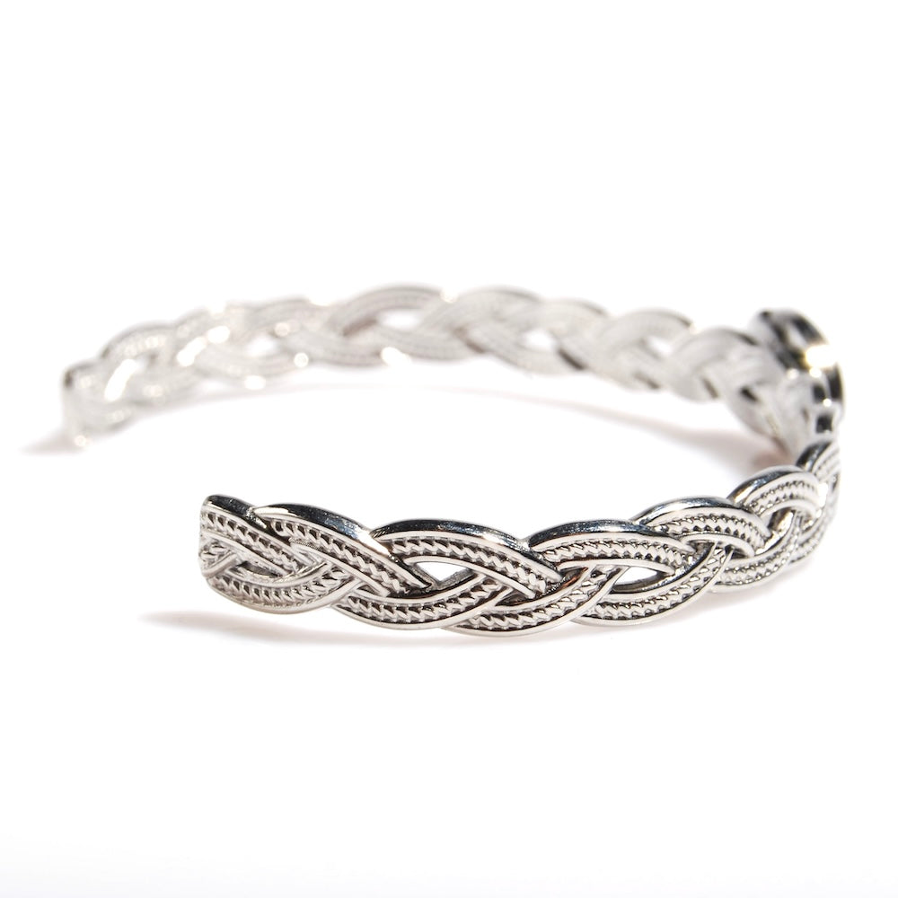 dettaglio dell'intreccio del bracciale