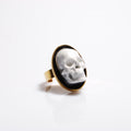 anello ovale con teschio grigio stile cammeo