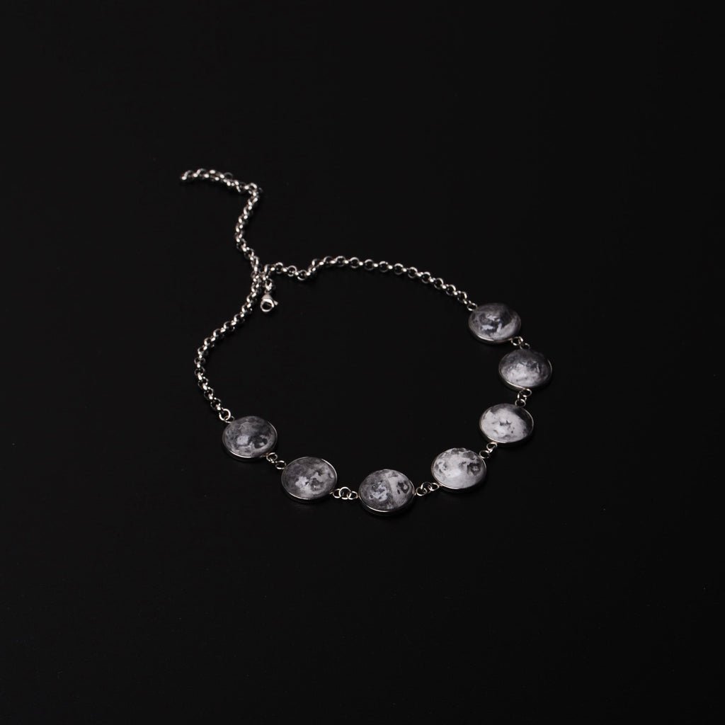 collana con fasi lunari