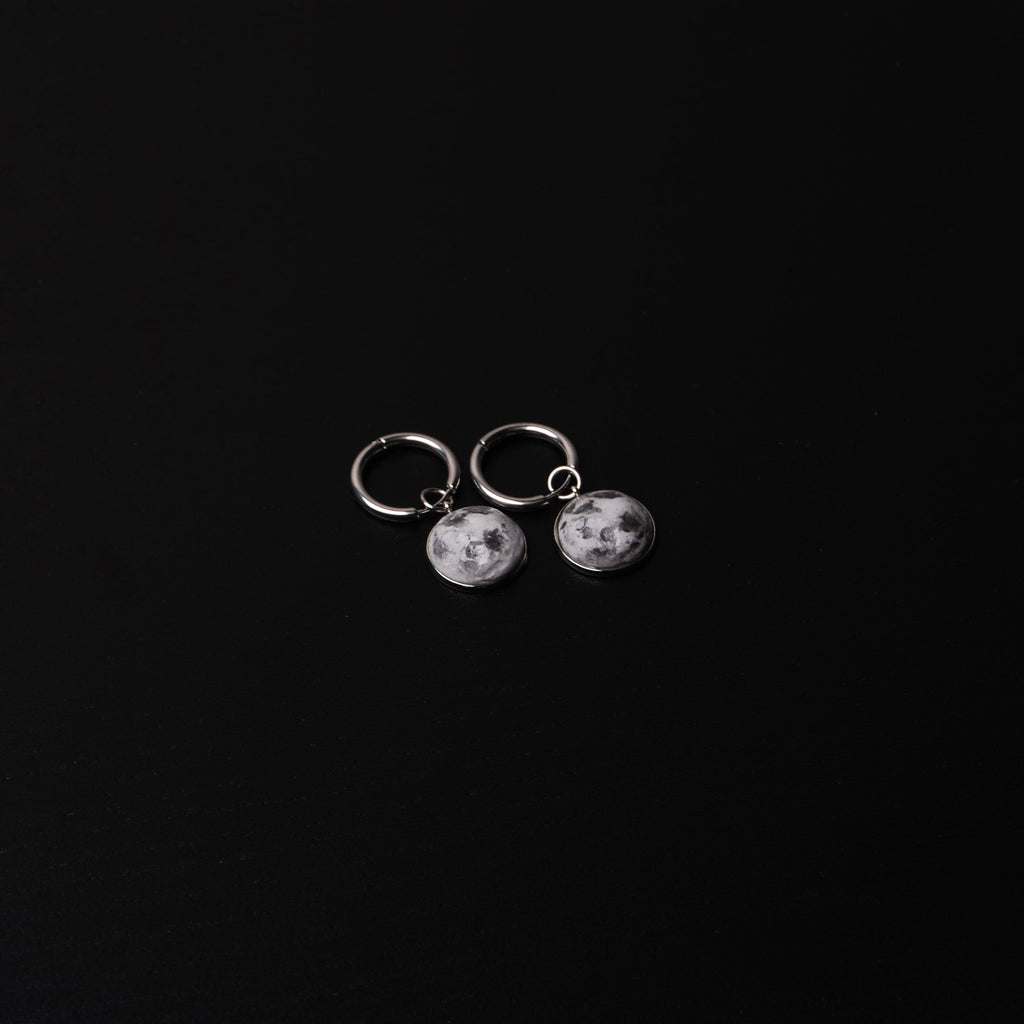 orecchini a cerchio con pendenti cabochon luna piena