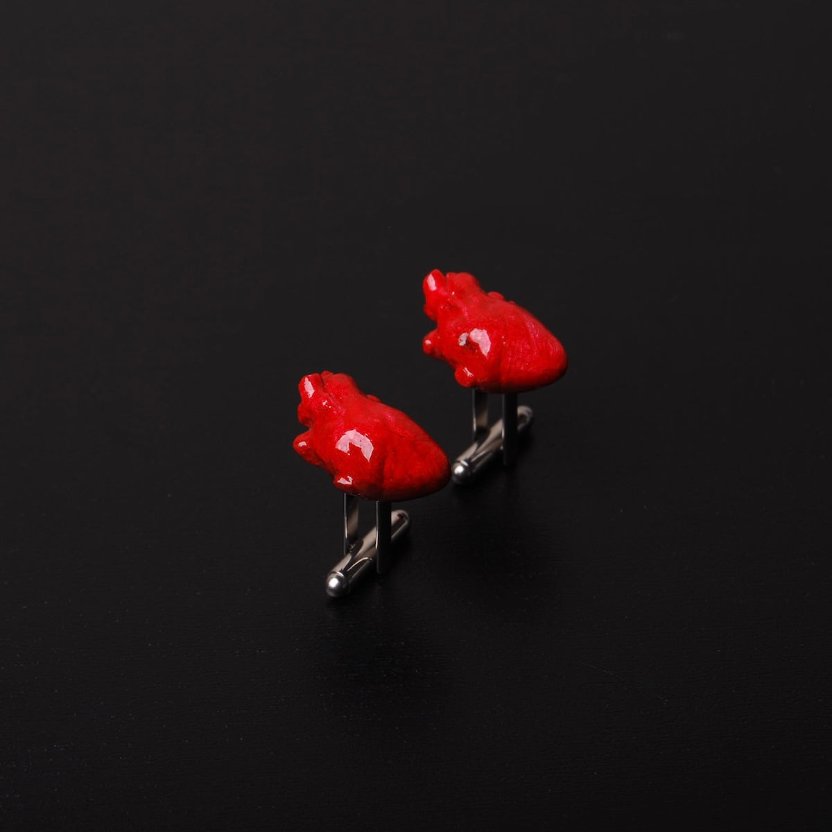 gemelli da polso con cuore anatomico rosso