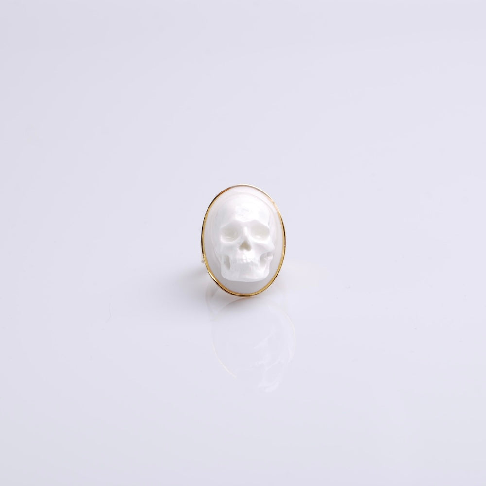 anello ovale con teschio bianco stile cammeo