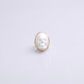 anello ovale con teschio bianco stile cammeo