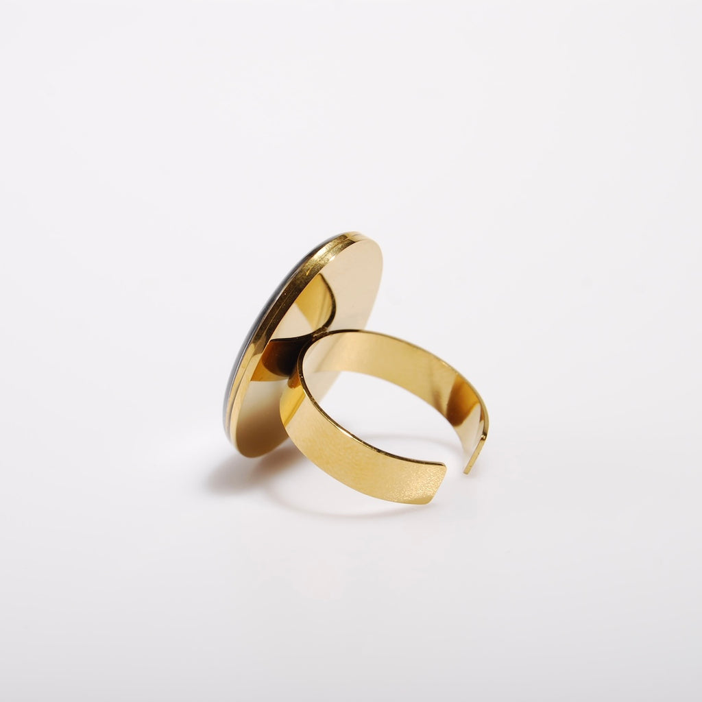 retro di un anello regolabile in acciaio inox placcato oro
