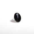 anello ovale con medusa marina inglobata sotto resina