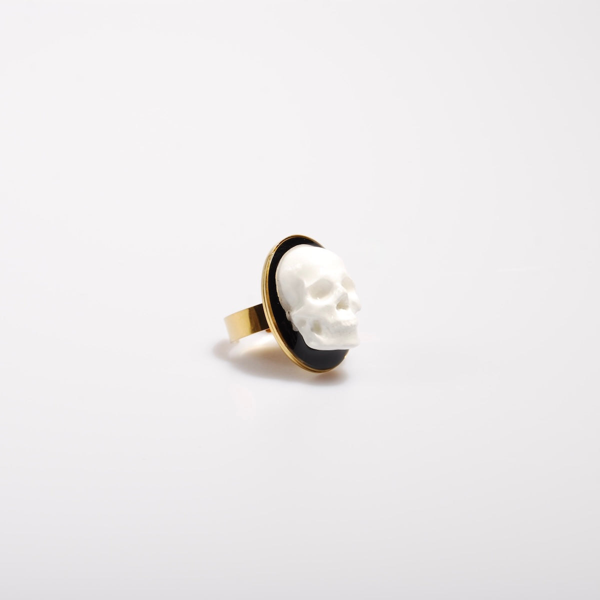 anello teschio cammeo, vista 3/4
