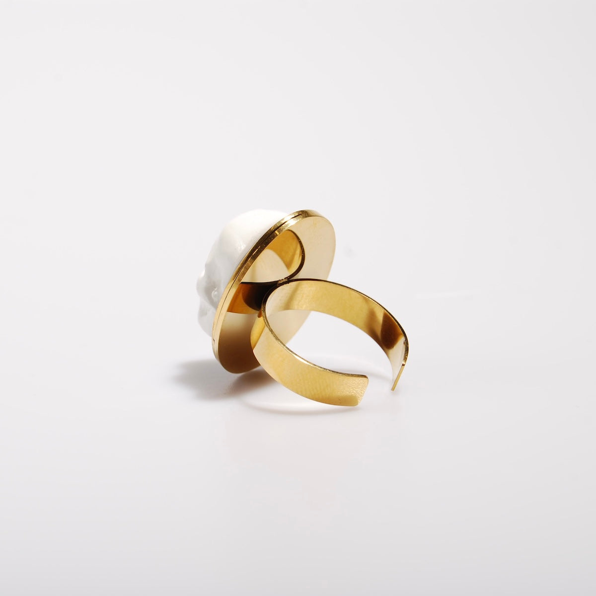 anello teschio cammeo, vista del retro della base