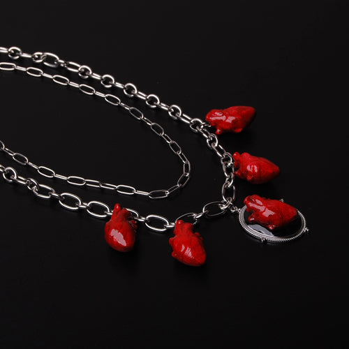 collana a catena doppia con 5 cuori anatomici pendenti