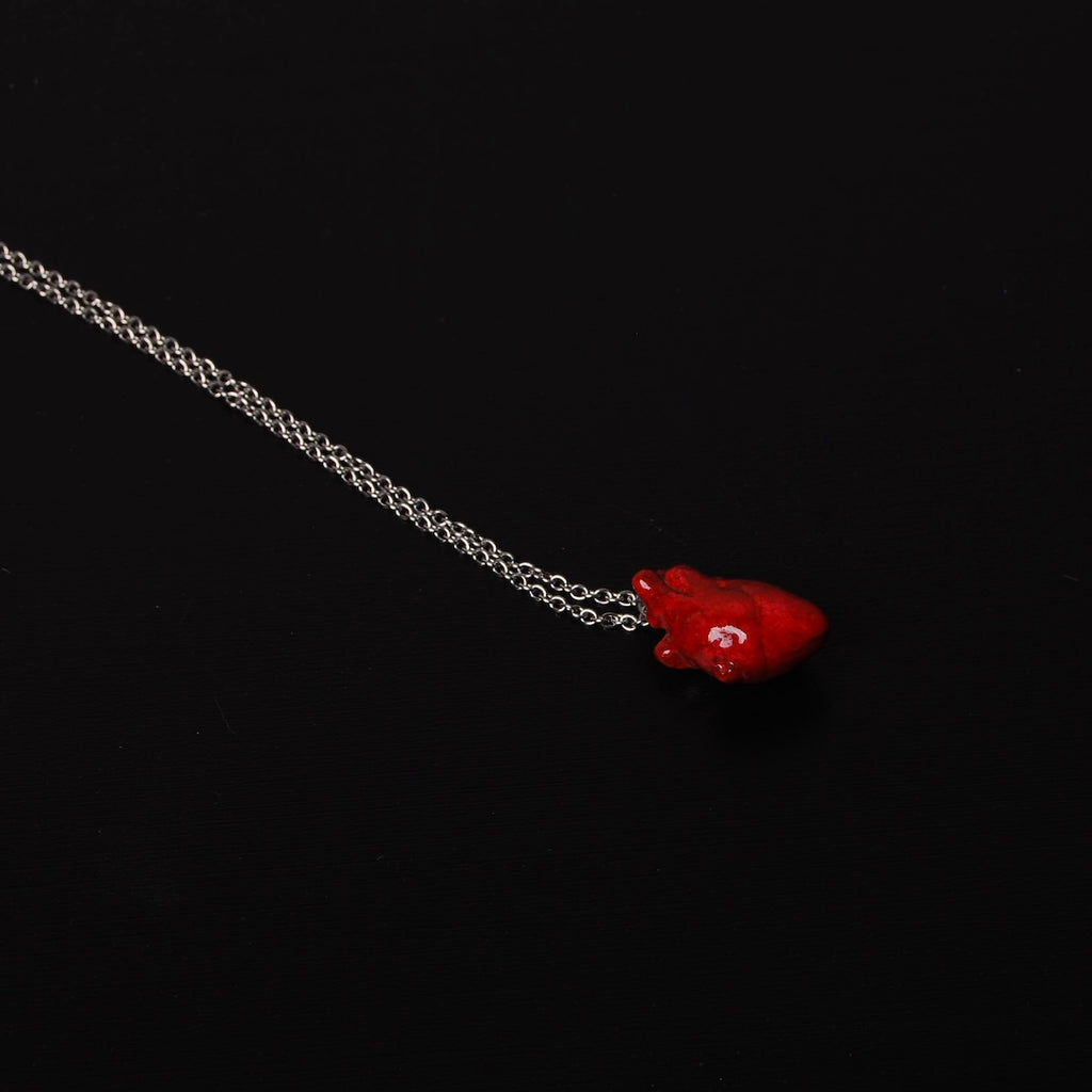 collana catena sottile con cuore anatomico rosso
