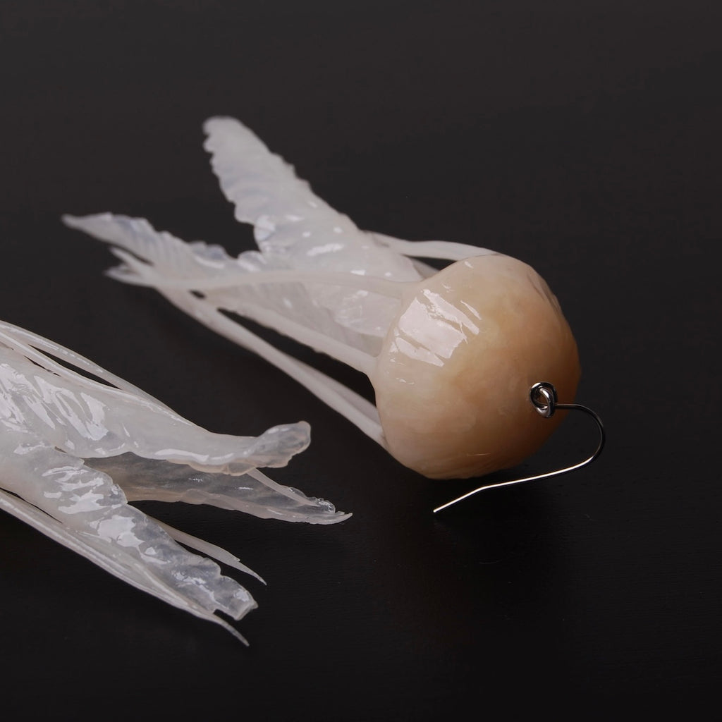 orecchini meduse marine, dettaglio del gancio
