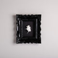 quadro cornice gotica con cuore spinato bianco