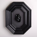 quadro cornice ottagonale con cuore anatomico nero
